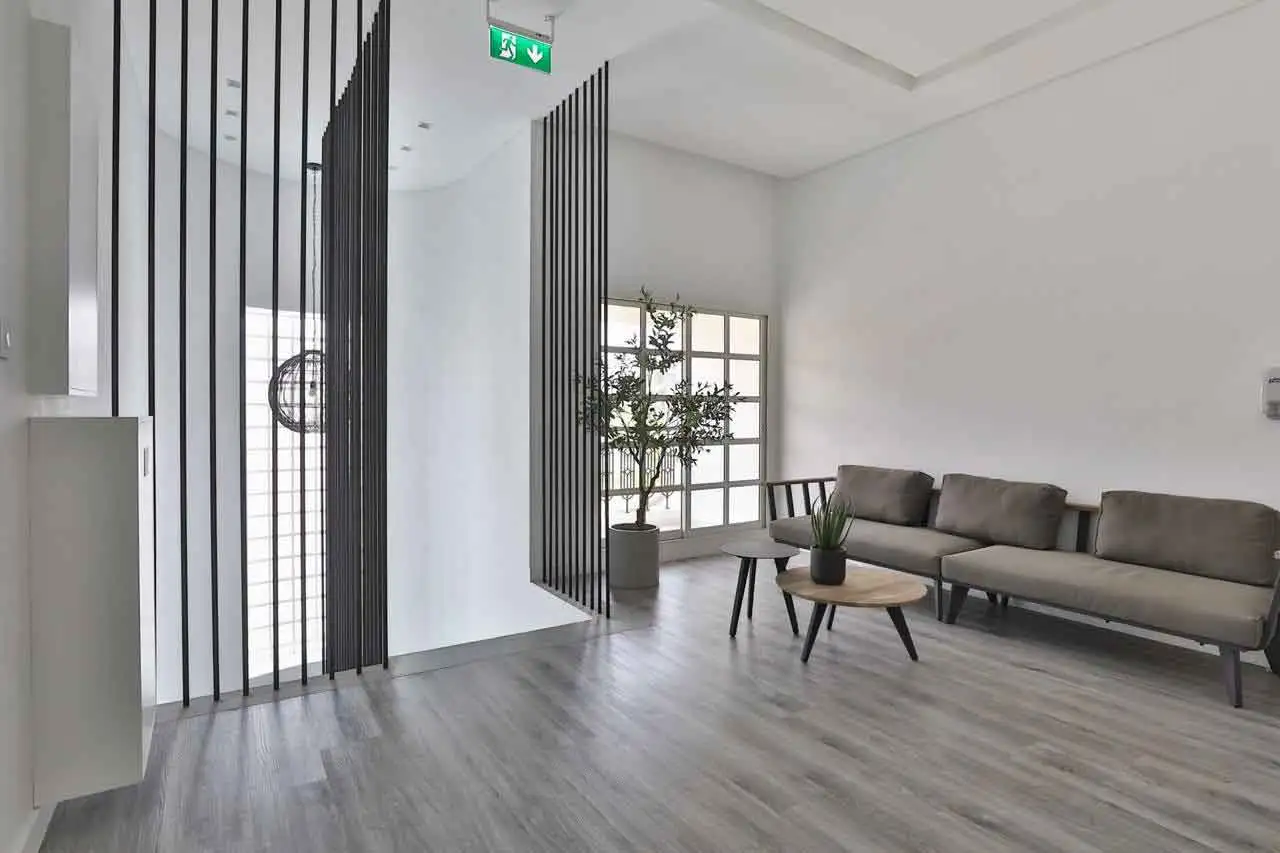 Dental Clinic in Jumeirah Beach Road 1 dentist in Jumeirah Beach Road