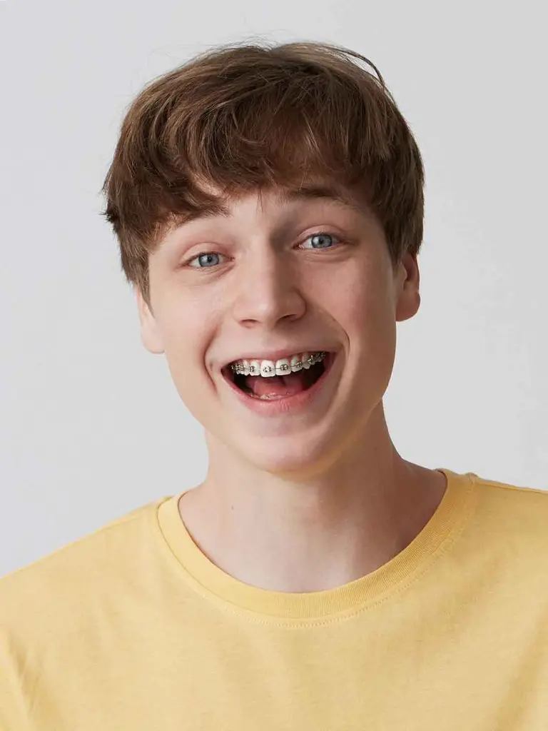 insignia braces in dubai
