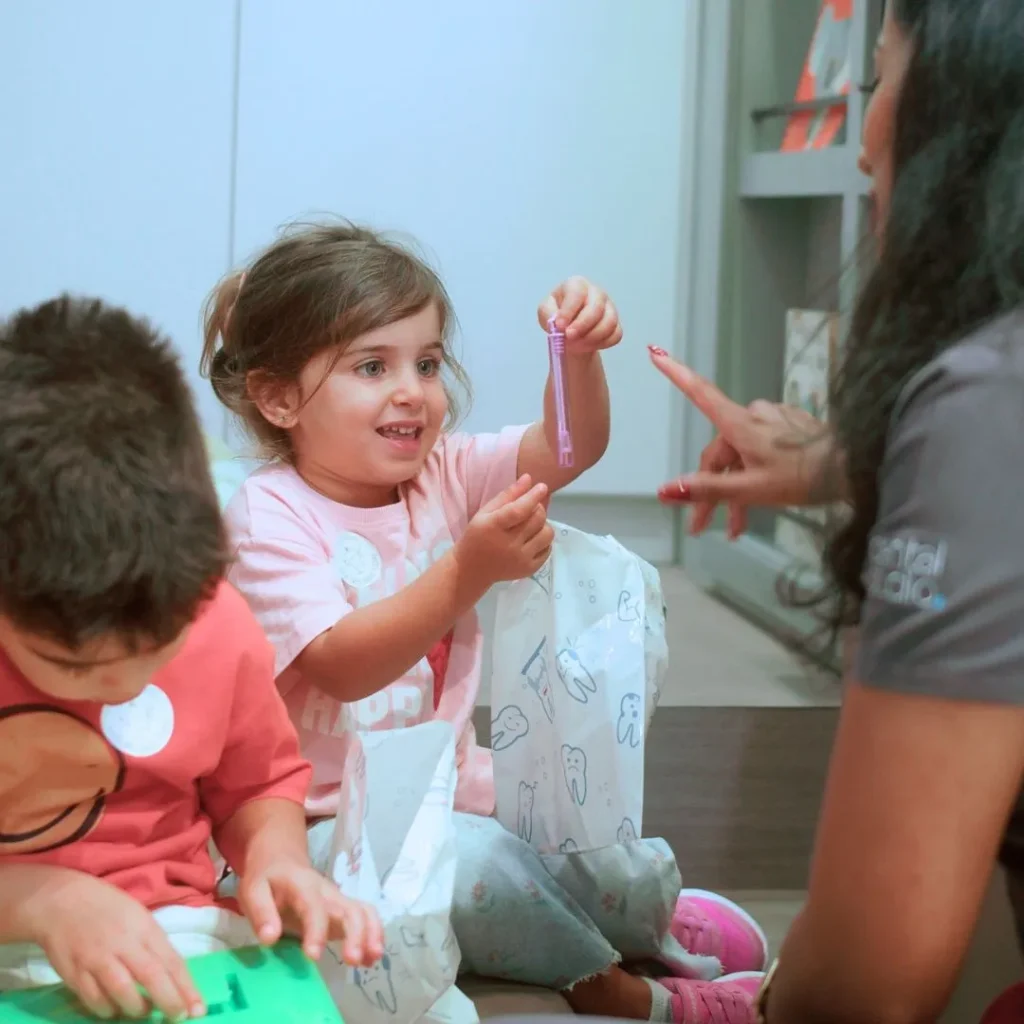 Dental Studio: dentist in Jumeirah Park - Pediatric dentist in Dubai